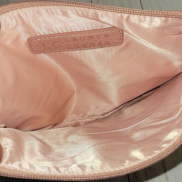 Lauren Conrad LC  Prism Large Wristlet  White Furry Llama - Picture 7 of 7